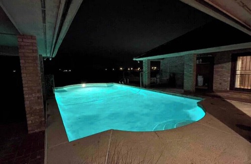 Harlingen House | Spacious 5-bedroom country house in lovely Harlingen with AC, Pool, & WiFi.