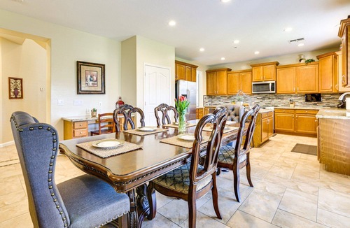 Camelback Plaza House | Spacious 5-bedroom house 3 min from Cardinals Stadium and West Gate shopping