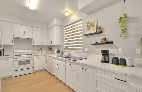 West Covina House | Spacious 5BR/3BA Family Home Sleeps 12/Near Pasadena, Arcadia & LA