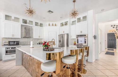 Gilbert House | Spacious 6-bedroom house in charming Gilbert with WiFi, AC