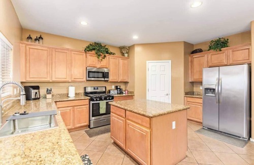 Sheely Farms Apartment | Spacious 6BR Oasis with Pool, Hot Tub and Game Room