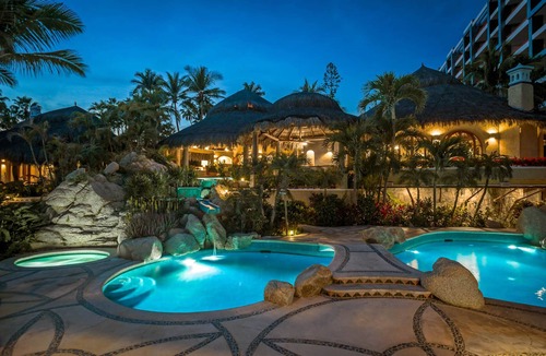 Cabo San Lucas Villa | Spacious 7 BR Luxury Beachfront Villa Las Rocas w/Pool, Jacuzzi, BBQ + More!