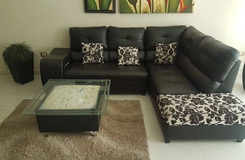 12th Street Apartment | Spacious and comfortable accommodation, ideal for families.