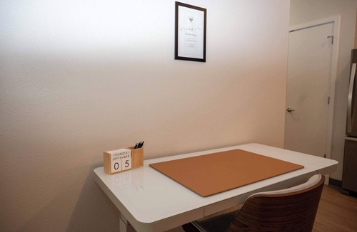 Palmhurst Apartment | Spacious Apartment Near Mayo Clinic – Free Parking!