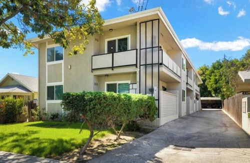 Lamanda Park Apartment | Spacious Apt w/1BR - City Center