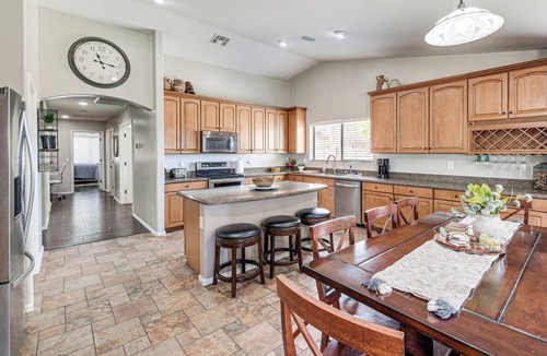 San Tan Valley House | Spacious Backyard! Family Haven in San Tan Valley