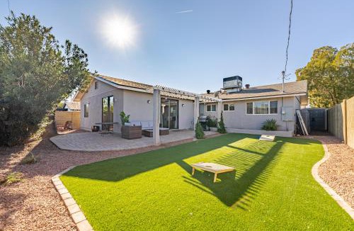 Southwest Village House | Spacious, child-friendly home, 5 Min to Old Town!