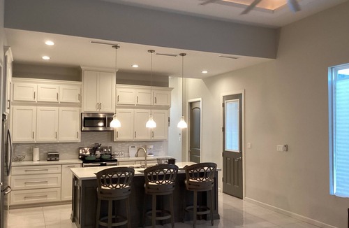 Hidalgo House | Spacious & Cozy 2-bedroom house in delightful Hidalgo W/AC, WIFI & washer/dryer