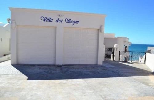 Las Conchas House | Spacious Family Beachfront Home Villa Dei Sogni
