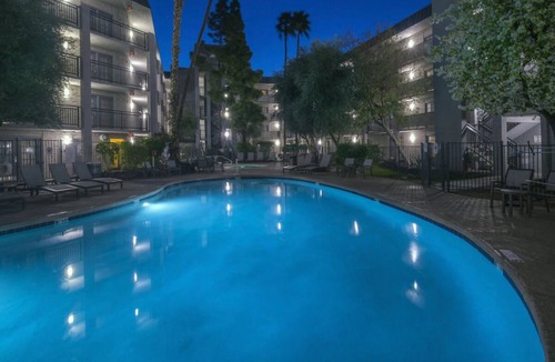 Camelback East Hotel | Spacious Family Getaway with Swimming Pool, Pet-Friendly & Close to Attractions