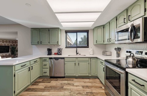 North Mountain House | Spacious Fun Retreat - Perfect For Group Bonding