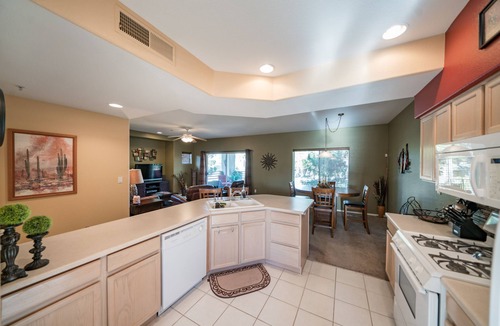 Arrowhead Ranch Condo | Spacious Glendale Condo/Great location/Pool&Spa