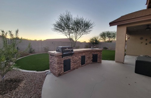 Las Sendas House | Spacious home in the Mesa foothills close to hiking, lakes and the Salt River!