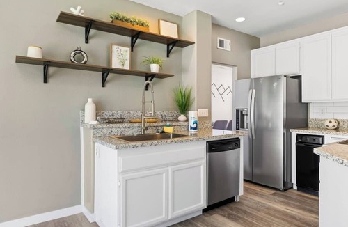 Oxnard House | Spacious home with private yard & BBQ - 2 mi. from downtown