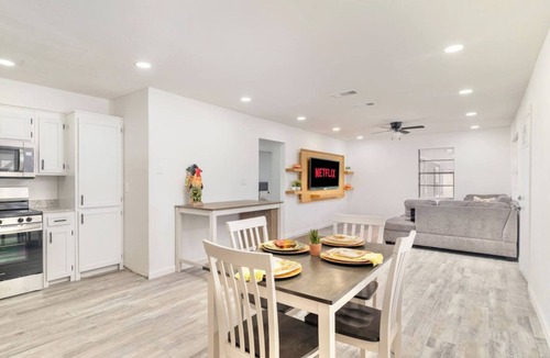 McAllen House | Spacious in Downtown McAllen