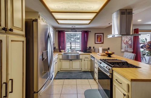 Lancaster House | Spacious Lancaster Family Ranch - BBQ & Patio