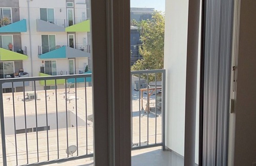 Burbank Apartment | Spacious & Modern 1BedRM in Noho