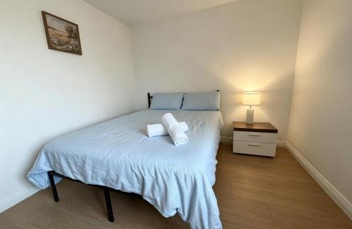 Fontana House | Spacious Private Bedrooms With Full Amenities Near Grocery Stores & Main Highway Routes