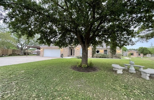 Brownsville House | Spacious Rental for Business Travelers & Family Getaways!