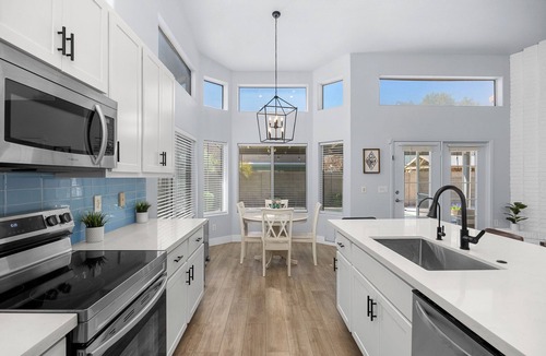 Pivotal Peoria Center House | Spacious Retreat w/Free Heated Pool – Close to Stadium & Ballparks!