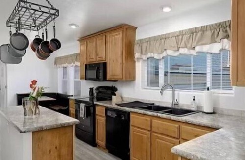 Parker Strip House | Spacious Riverhouse with private park/boat ramp