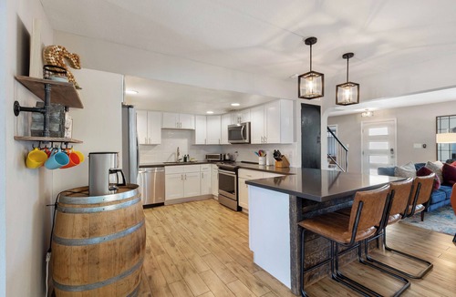 Park Scottsdale Four House | Spacious Scottsdale Family Home w/Pool & Game Room - Sleeps 10 near Old Town