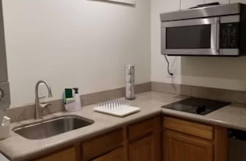Brentwood Apartment | Spacious studio in luxe Brentwood West LA neighborhood