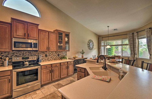 Royal Ranch House | Spacious Surprise Home: 6 Mi to Wildlife World Zoo