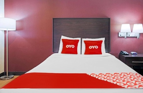 McAllen Hotel | Spacious Unit Near Convention Center - Outdoor Pool & Pet Friendly Stay