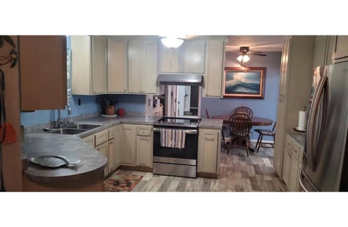 Sebastian Cabin | Sparkling Pool & Waterfront Fishing at Arroyo!