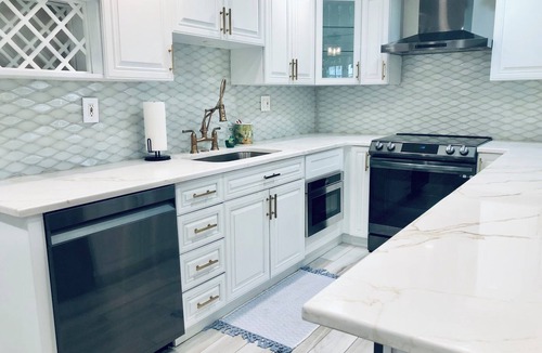 Belle Vista Condo | SPECIAL PRICING OCTOBER THRU NOVEMBER Bayfront Beauty Condo Across From Beach