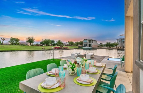 Terra Lago House | Specials Barbie themed, Lakefront, games+pool
