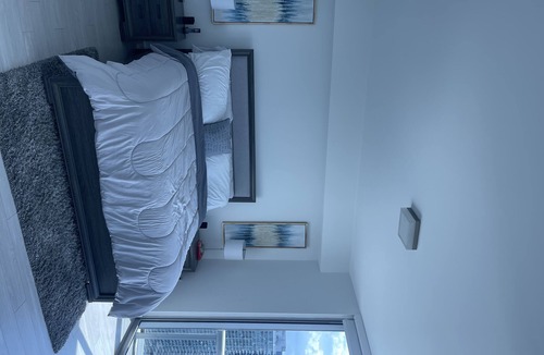 Paradise Valley Village House | Spectacular One Bedroom Guest House
