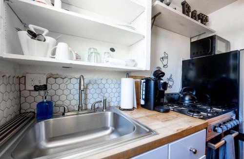 Iron Horse Historic District Apartment | Spring Serenity Chic 1BR Apt Walk to UofA