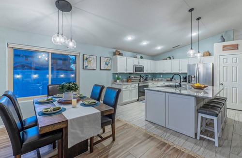 Estrella Mountain Ranch House | Spring Training, NASCAR - PIR, Hiking/Biking Trails, Golf, Htd Pool, Putting Green, Fire Pits, Bikes
