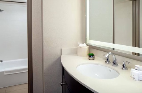 Camelback East Hotel | Standard King Room at Holiday Inn Phoenix Airport North - Outdoor Lounge & Pool