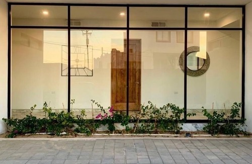 Centro House | Stay in our beautiful with your own private beach!