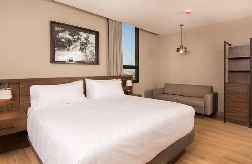 Financial District Hotel | Staybridge Suites Guadalajara Novena by IHG