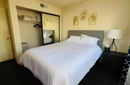 Westwood Apartment | Steps from UCLA Westwood 1 Bd 1Ba