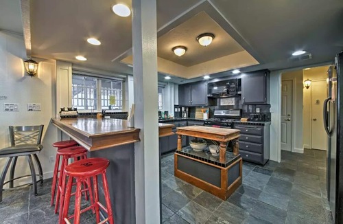 Moonridge House | Steps to Bear Mountain & Golf Course Spacious 4BR Prime Moonridge Location