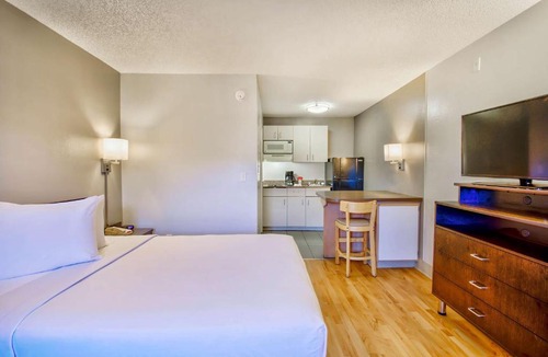 Deer Valley Hotel | Studio 6-Phoenix, AZ - Deer Valley