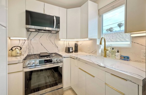 Townsite Condo | Studio condo with AC in charming Oceanside