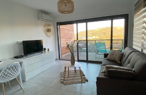 Porto-Vecchio Apartment | Studio de charme, Sea view, Port de Porto Vecchio, Swimming pool Terrace Parking WIFI