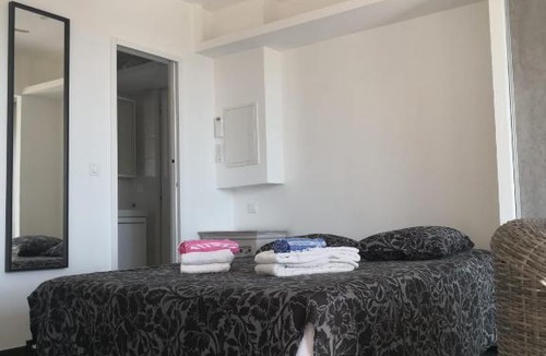 Furiani Apartment | Studio moderne magnifique vue sur mer dans cadre calme et verdoyant