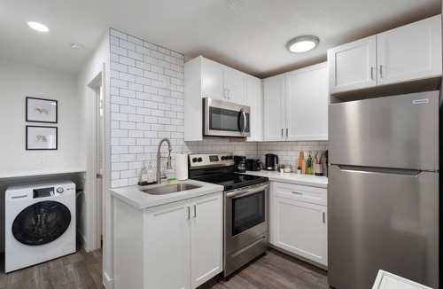 Encanto Apartment | Studio with King Bed Mins. to Encanto Park & Phoenix Zoo