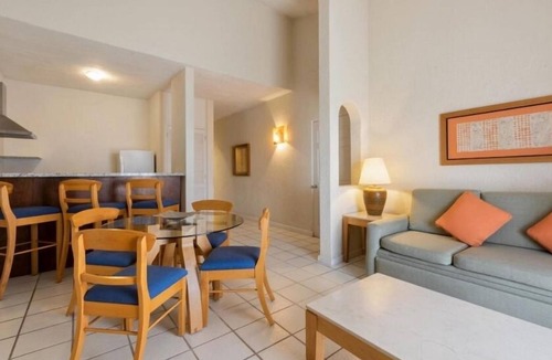 Campo de Golf Fonatur Hotel | Stunning 1BR Junior Suite Steps to Punta Sur Golf Course