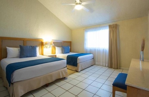 Campo de Golf Fonatur Hotel | Stunning 2BR Condo Near Las Palmas Park