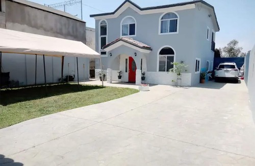 Tijuana House | Stunning 4/3 Family Home Near Downtown Tijuana & Border/6 Secure Parking Spaces