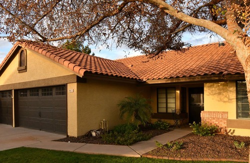 Val Vista Lakes House | Stunning 4 bdr (2 Masters) sleeps 11+ single story w/Pool in Val Vista Lakes