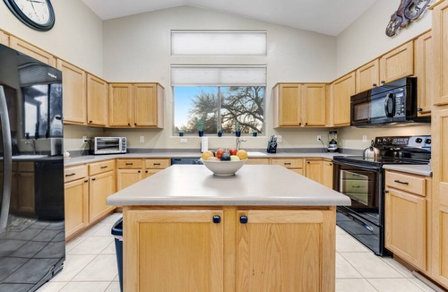 Sierra Estates-Summit House | Stunning home with mountain views, pool, fast WiFi, central AC & W/D